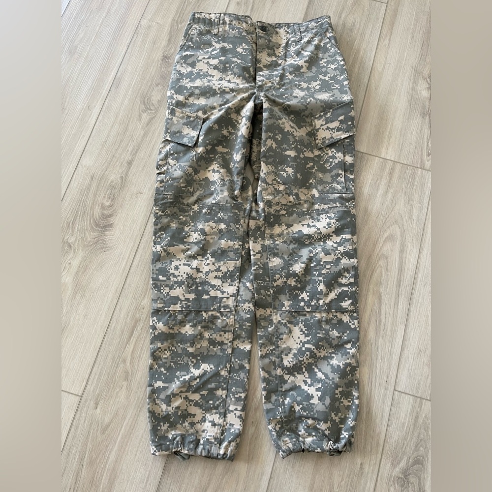 NWOT U.S. Issued Army Combat Camouflage Pants